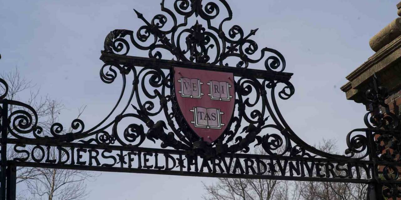 Trump’tan Harvard’a Gelmeyi Planlayan Yeni Yabancı Öğrencilere Vize Yasağı