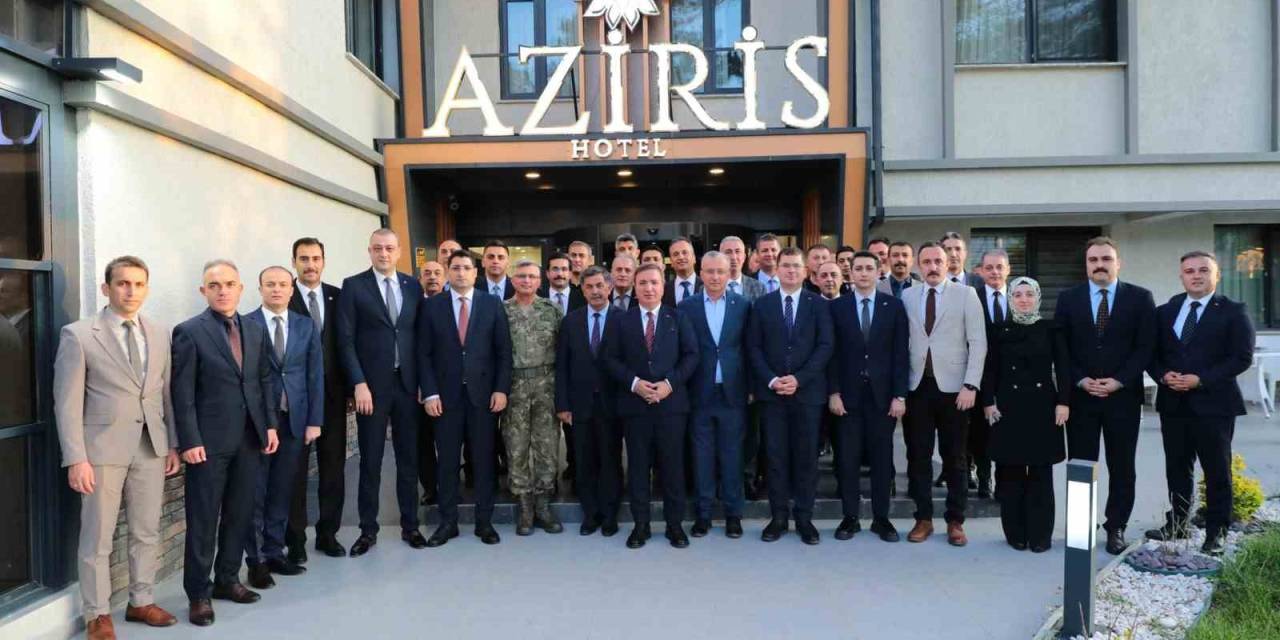 Tayini Çıkan Vali Yardımcıları Ve Kaymakamlara Veda Yemeği Düzenlendi