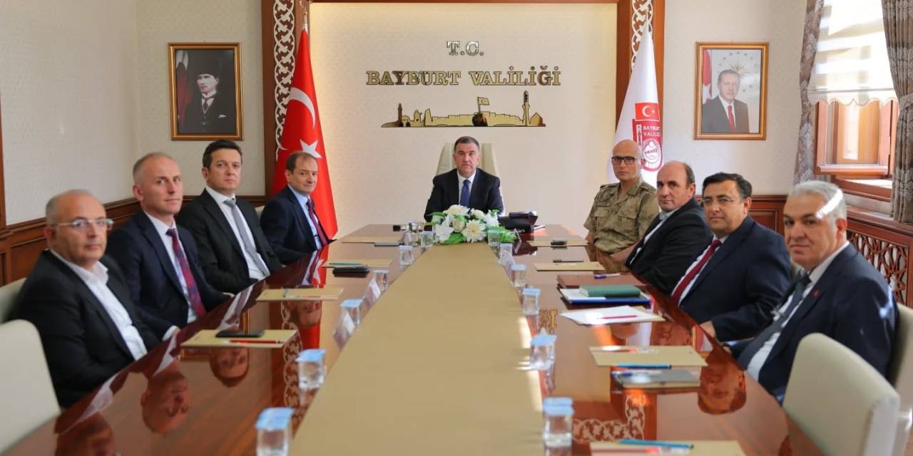 Bayburt’ta Sahipsiz Hayvanların Korunmasına Yönelik Çalışmalar Toplantıda Değerlendirildi