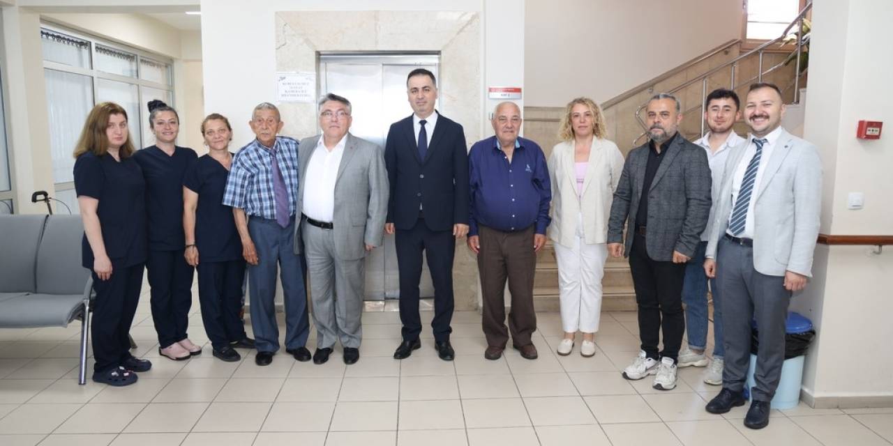 Rektör Özölçer Merkez Huzurevi Sakinlerinin Kurban Bayramı’nı Kutladı