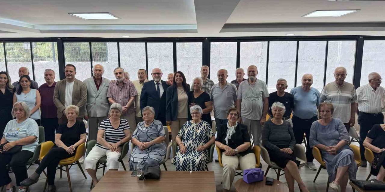 Huzurevi Sakinlerine Bayram Ziyareti