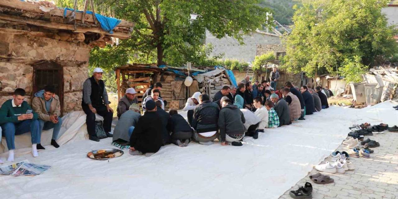 Konya’da Mahalleli Kurbana ‘Bayram Damı’ İle Başlıyor.