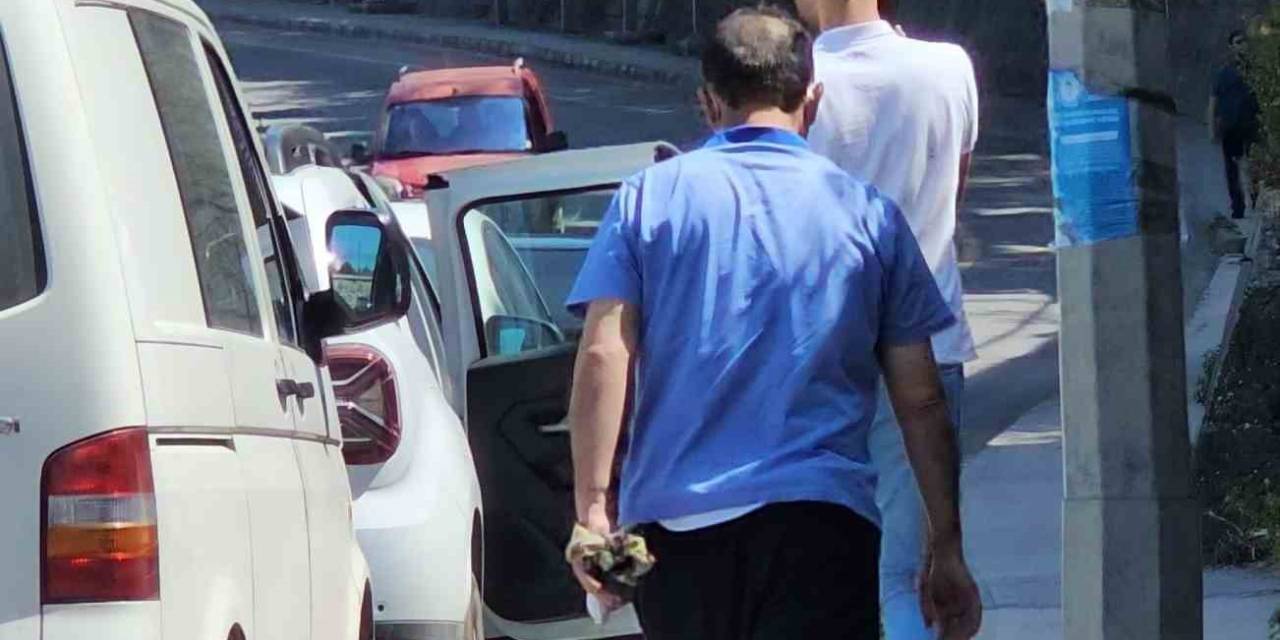 Kurban Kesimi Sırasında Yaralanan 2 Kişi Hastanelik Oldu