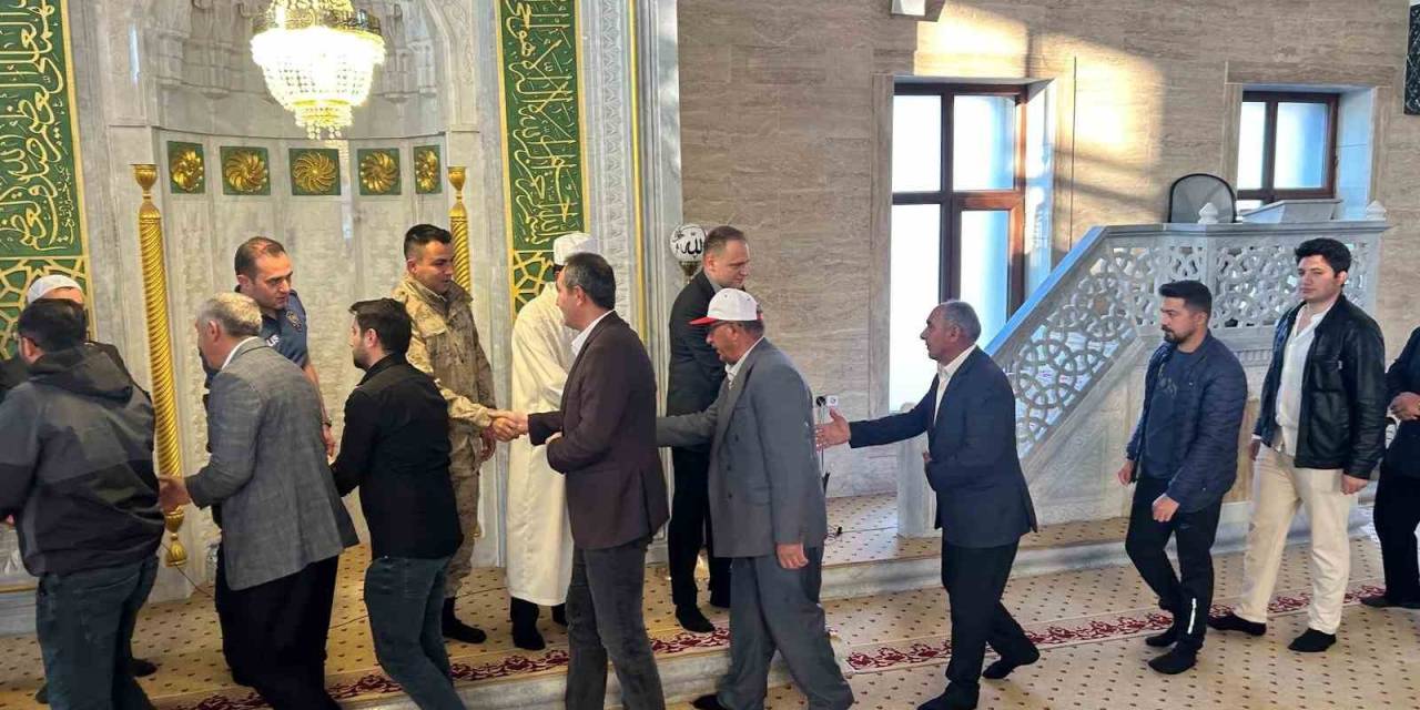 Kaymakam Koşansu’dan Polis, Asker Ve Hastalara Bayram Ziyareti