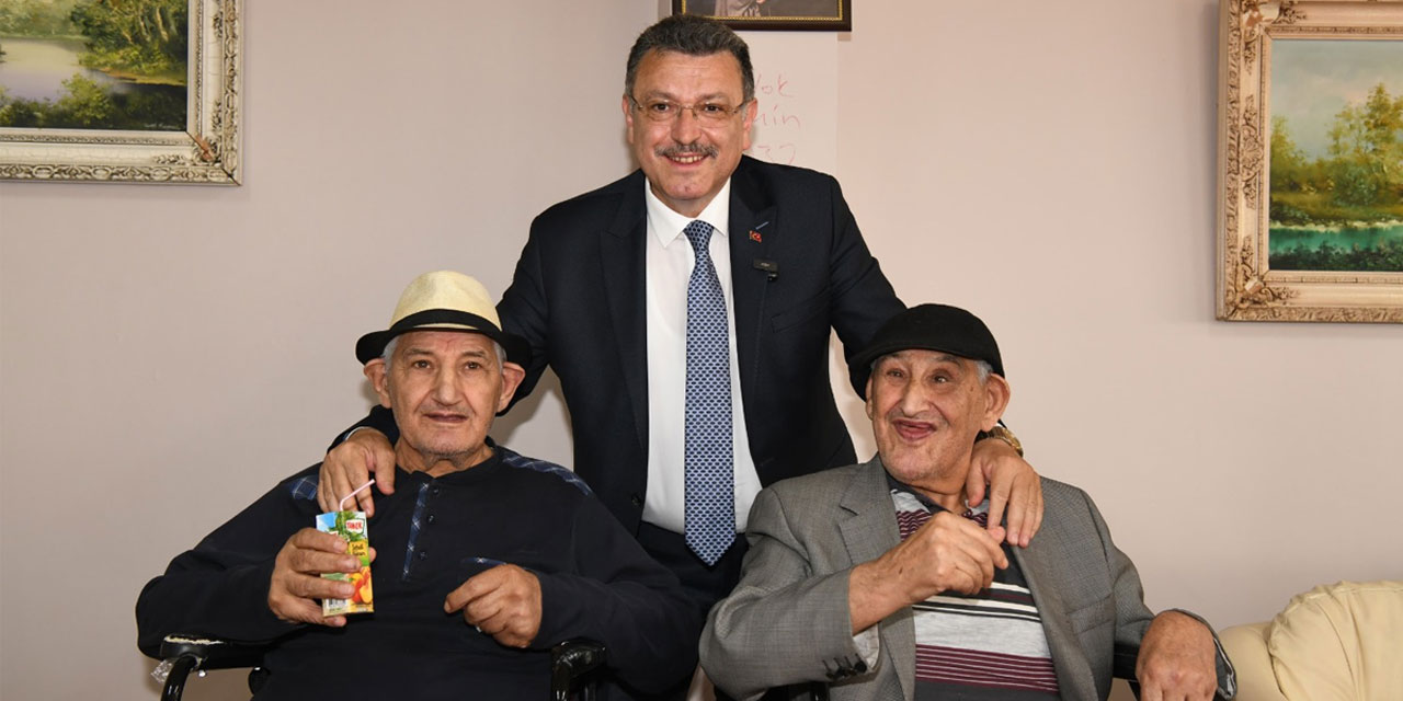 Başkan Genç'ten Huzurevi Sakinlerine Bayram Ziyareti