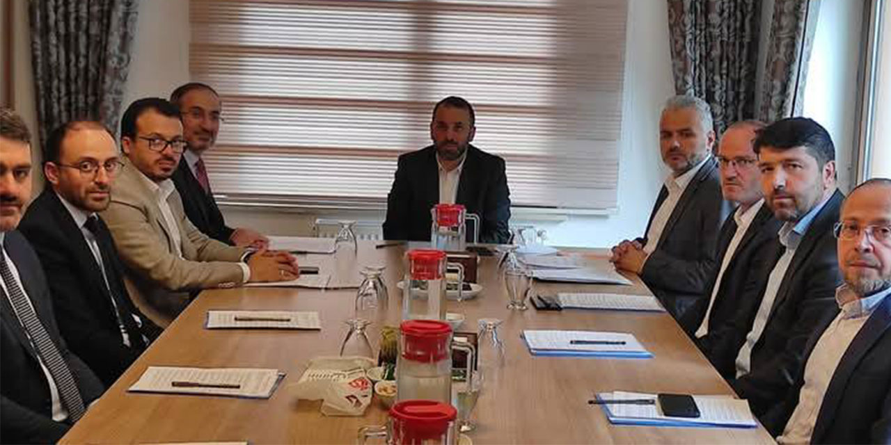 Rize İlçe Müftüleri Çamlıhemşin'de Toplandı