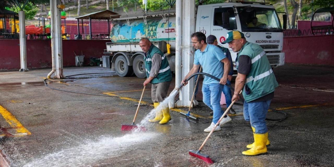 Keçiören’de Kurban Kesim Alanlarında Temizlik Çalışması Yapıldı