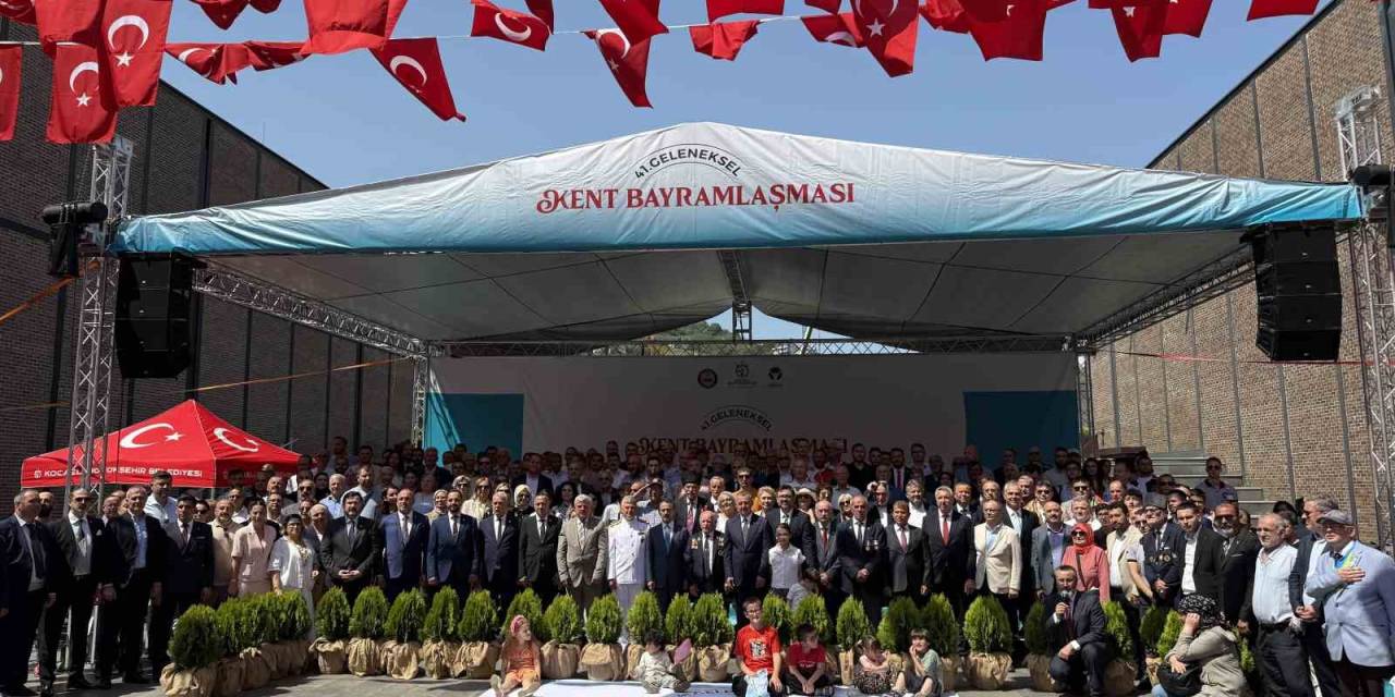 Bu Bayramda Gelenek Bozulmadı: Kocaeli, 41. Kez Kucaklaştı