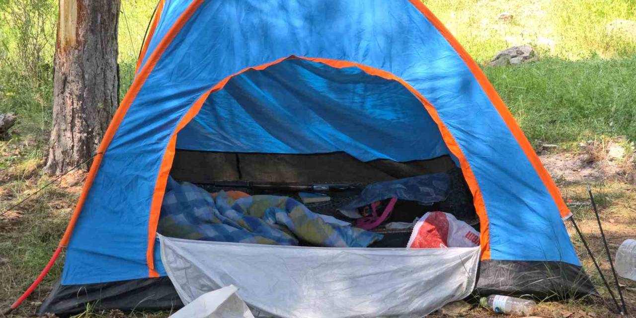 Ormanda Çadır Kurup Kamp Yapan Öğretmen Kayboldu