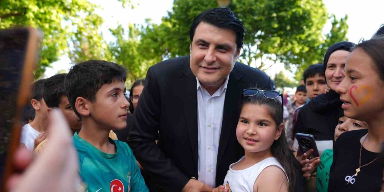 Başkan Yılmaz’dan Çocuklara Sürpriz Ziyaret