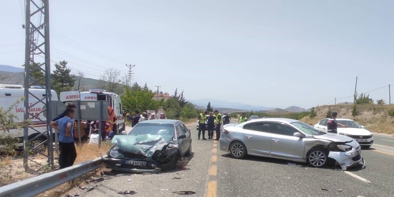 Elazığ’da Trafik Kazası: 5 Yaralı