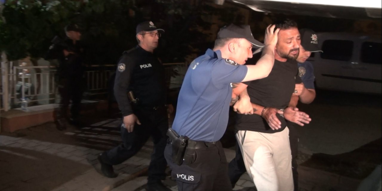 İki yıl önce kendisini tüfekle yaralayan husumetlisini tabancayla vurdu