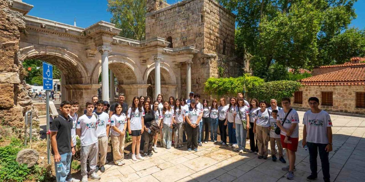 Antalya Genç İklim Liderleri’nden Kıyılar İçin Hareket