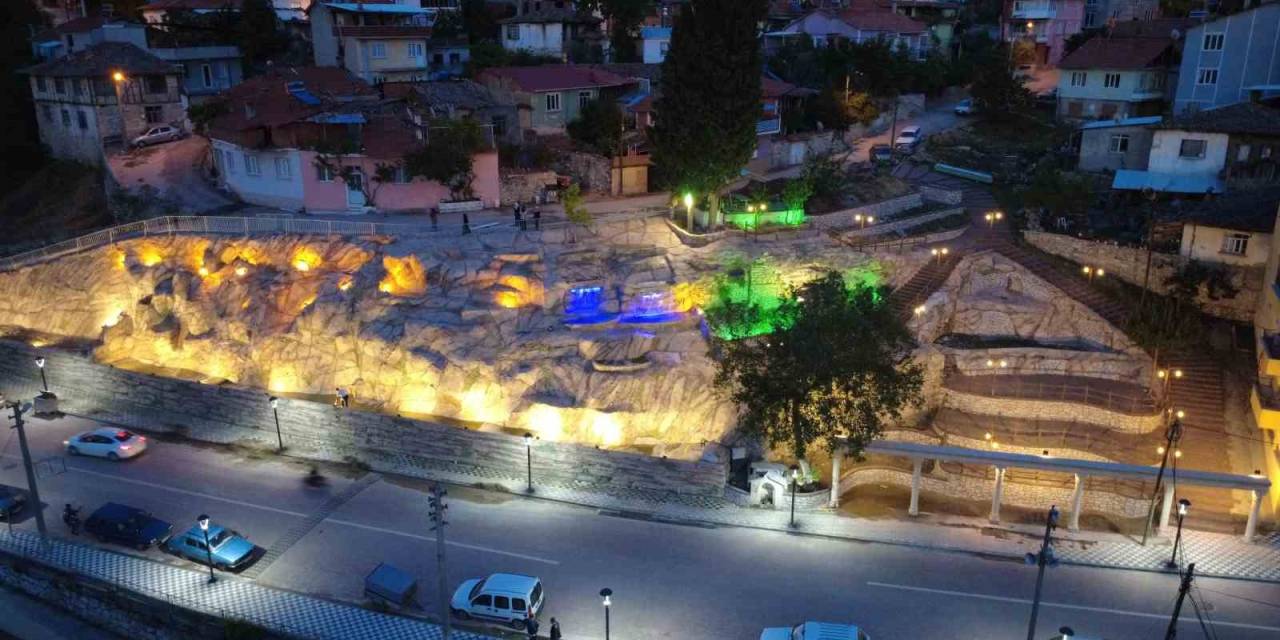 Atıl Alan, Göz Kamaştıran Şelaleye Dönüştü