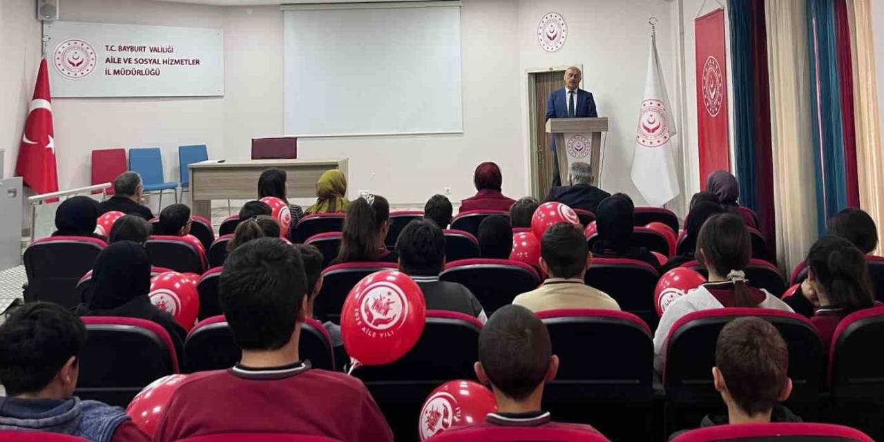 Bayburt’ta Öğrencilere Sosyal Hizmetler Tanıtıldı