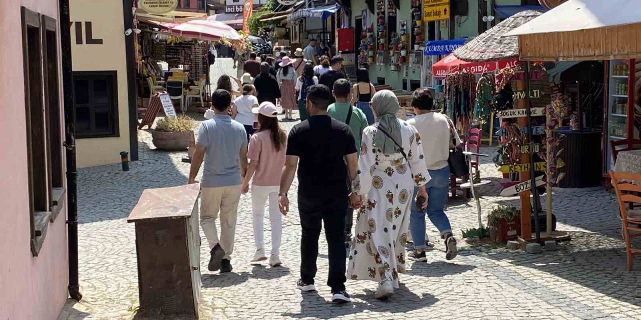 Turistler Bayram Tatilinde Tarihi Odunpazarı Evleri’ni Ziyaret Etti