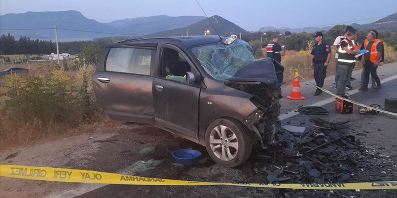 İzmir'de zincirleme trafik kazasında 5 kişi öldü, 2 kişi yaralandı