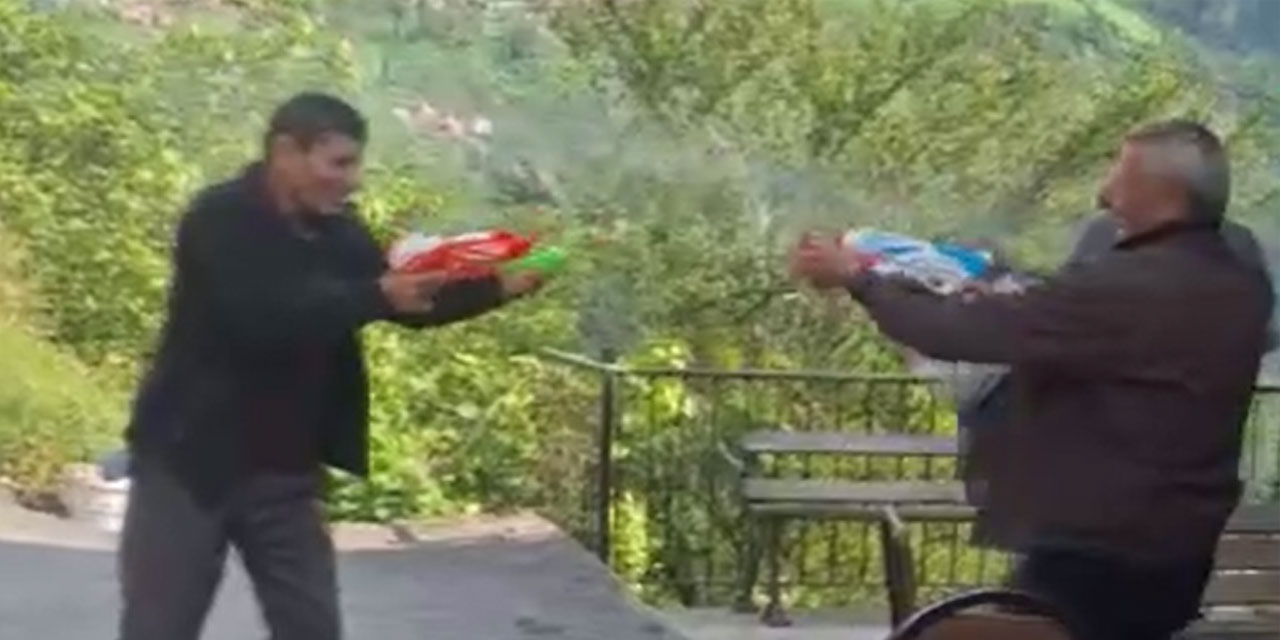 Trabzon’da gülümseten anlar: Amcaların su savaşı