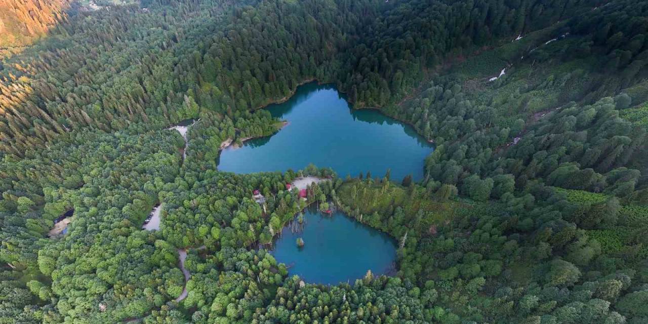 Borçka Karagöl Tabiat Parkı Bayramda Ziyaretçi Akınına Uğradı