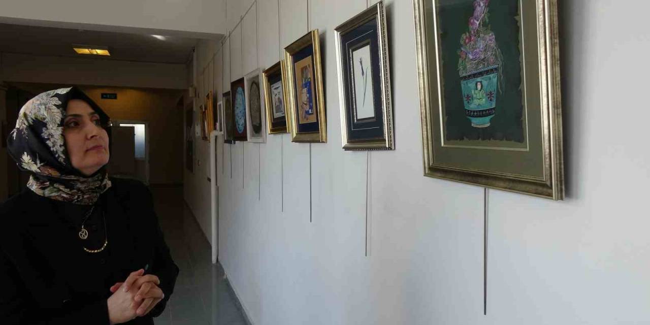 Hayali Olan Sergiyi 49 Yaşında Açtı