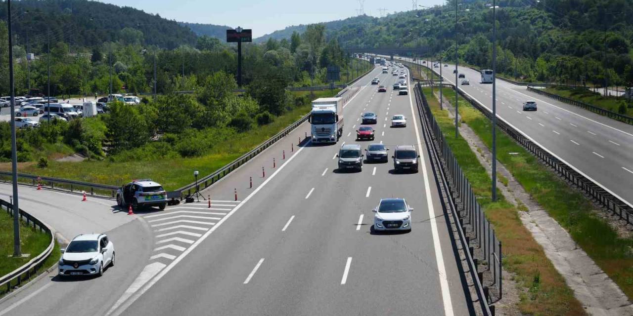 Tatilcilerin Dönüş Yolculuğu Başladı: Bolu Geçişinde Akıcı Yoğunluk