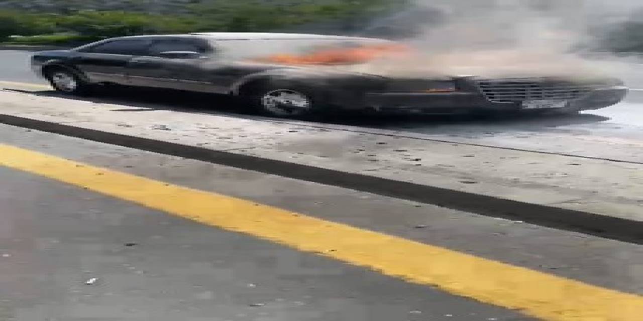 Başkentte Araç Yangını: Aracın Motoru Alev Aldı