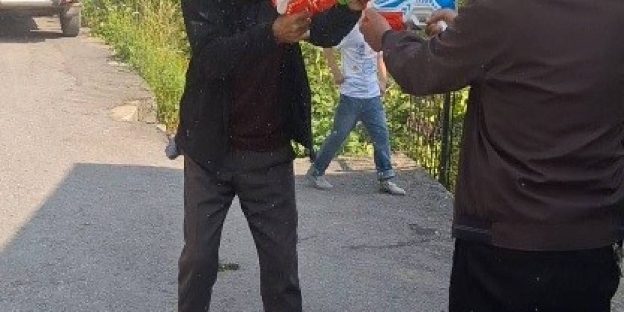 Trabzon’da Gülümseten Anlar: Amcaların Su Savaşı