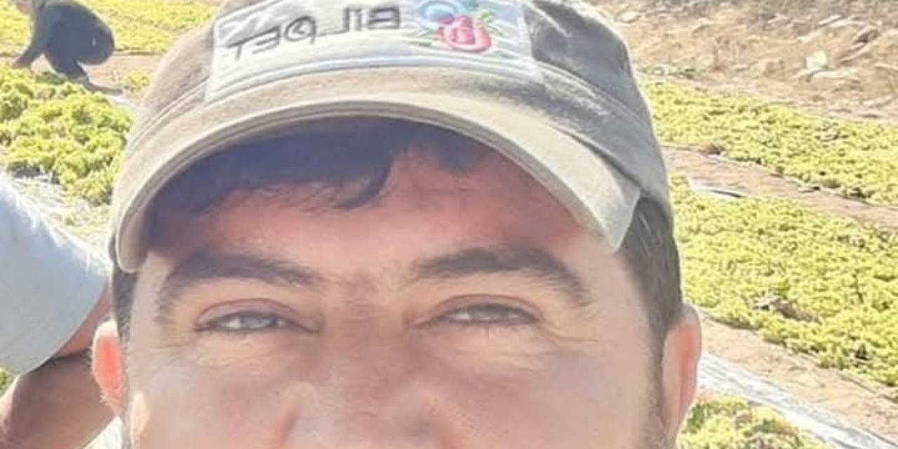 Devrilen Traktörünün Altında Hayatını Kaybetti