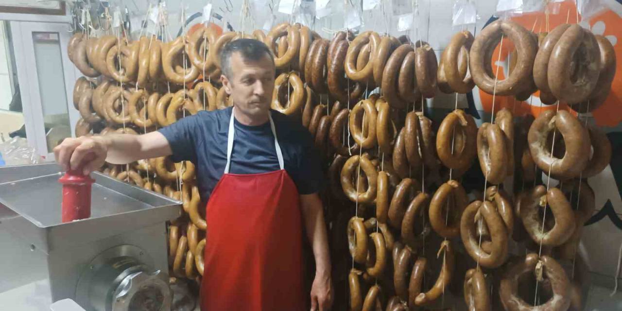 Kırka’da Kurban Etleri Sucuk Oluyor