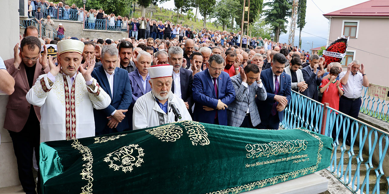 Trabzon'daki selde kaybolduktan 6 gün sonra bulunan Hüseyin Aydın, son yolculuğuna uğurlandı