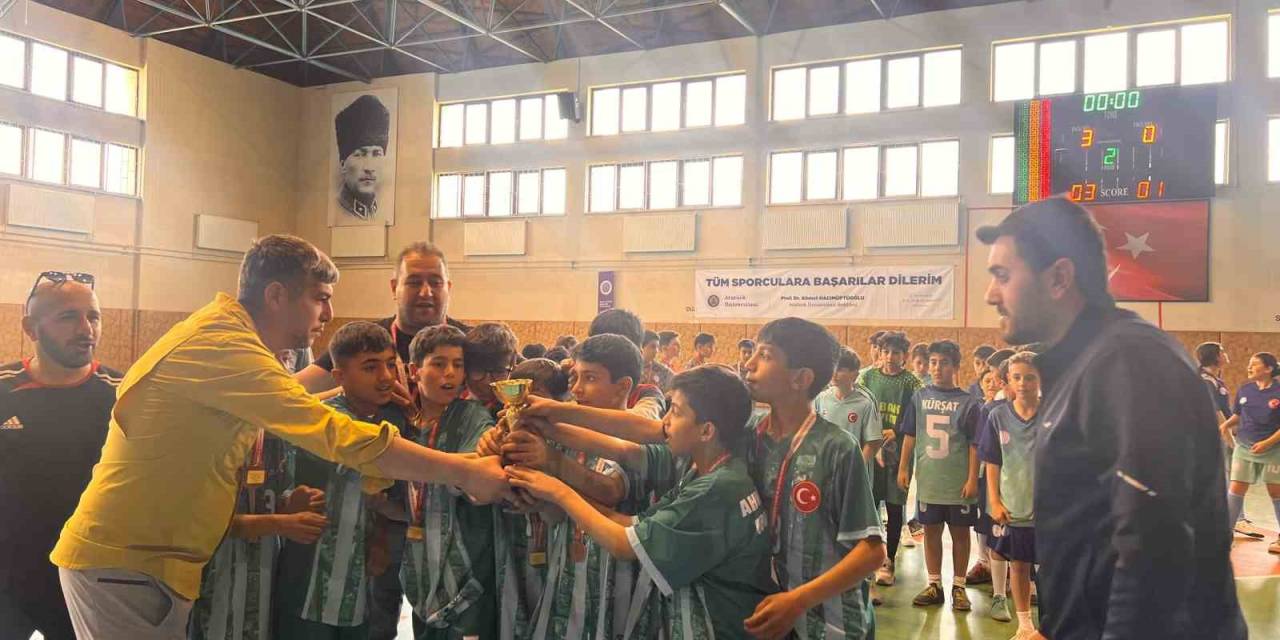 Sabancı Çifte Şampiyon