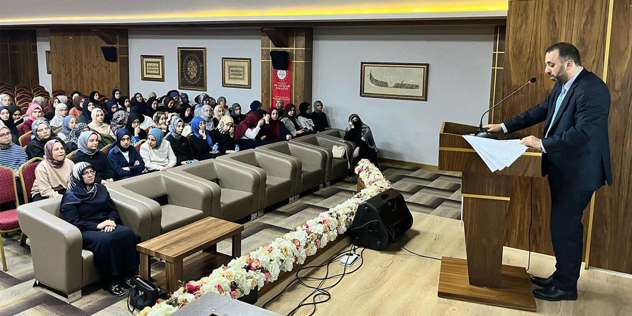 Kur'an Eğitim Merkezleri Tanıtım Programı Konya'da Gerçekleştirildi