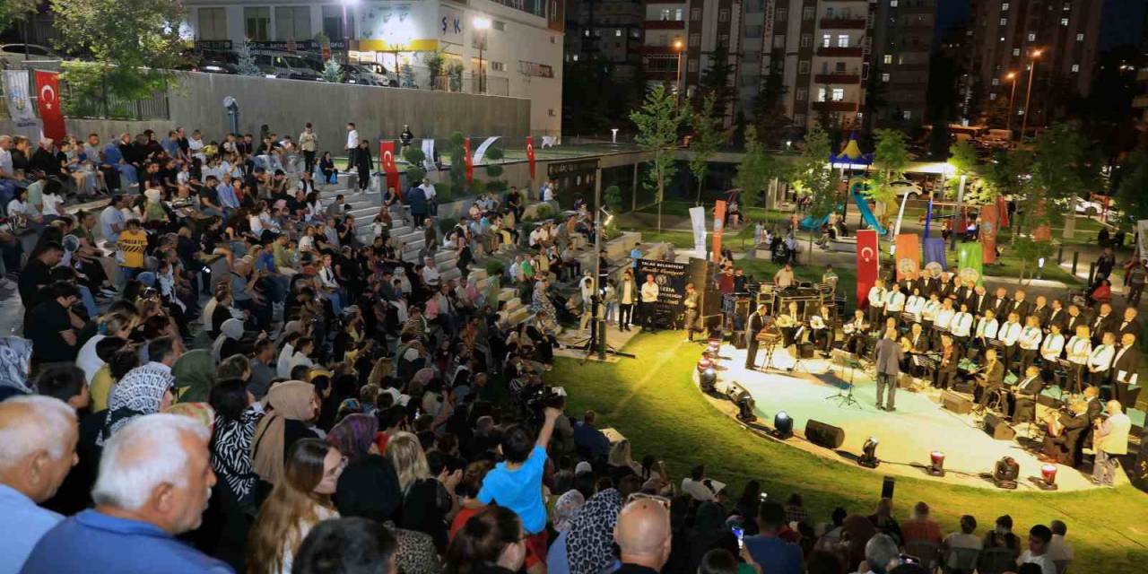 Talas’ta Babalar Günü Coşkusu ’hoş Seda’ İle Yaşandı