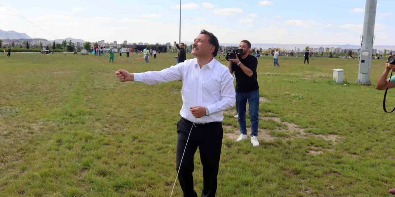 Vali Çiçek Uçurtma Uçurdu, Bağımlılıkla Mücadelede Kararlılık Mesajı Verdi