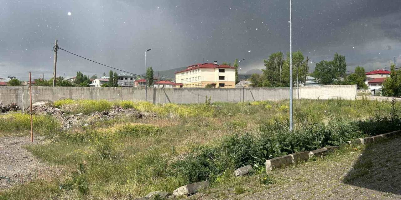 Diyadin’de Dolu Yağışı