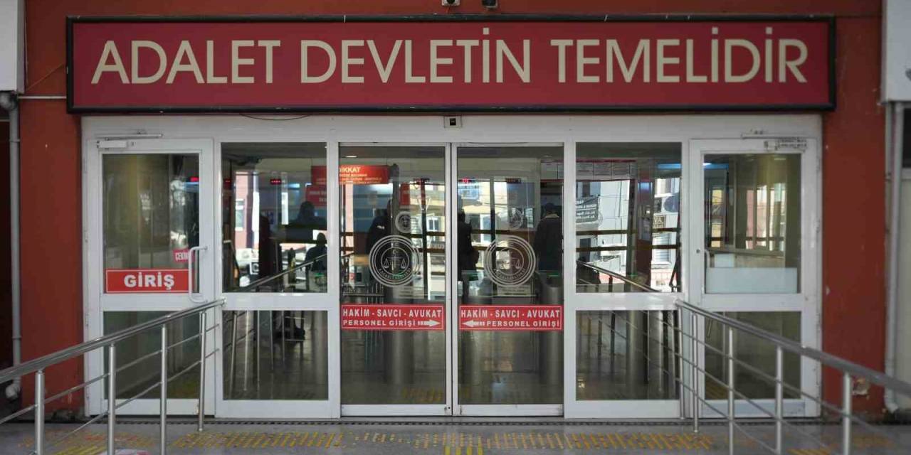 Uyuşturucu Ticaretinden Yargılanan 74 Yaşındaki Sanık: "45 Senedir Uyuşturucu İçiyorum"