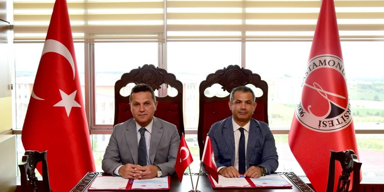 Kastamonu Üniversitesi İle Türkiye Badminton Federasyonu Arasında İş Birliği Protokolü