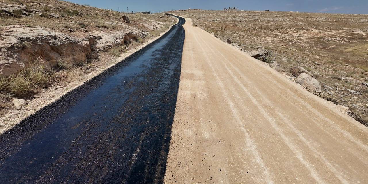 Bozova’da 6 Mahalleyi Birbirine Bağlayan Yol Asfaltlandı