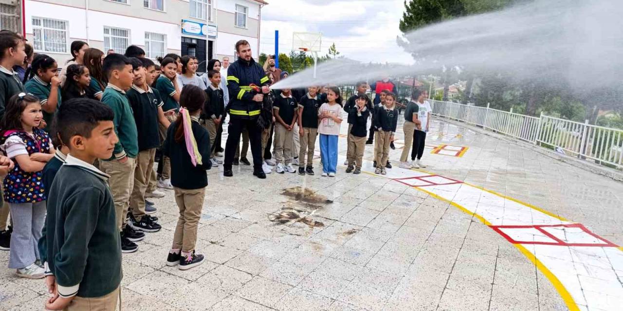 Alaca Belediyesi’nden Miniklere Yangın Eğitimi