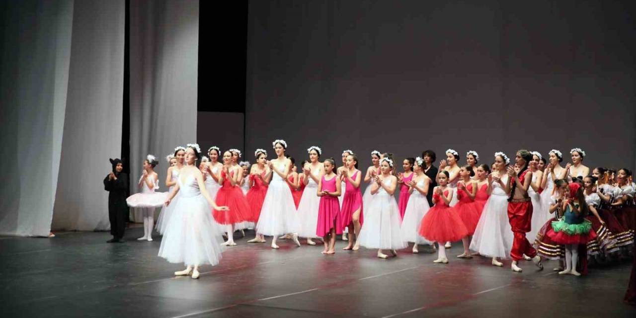 Büyükşehir Bale Öğrencilerinden Yılsonu Gösterisi