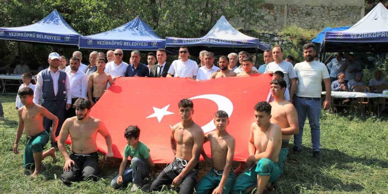 6 Asırlık Gelenek Yaşatıldı: Düğün Ve Güreş Coşkusu Bir Arada