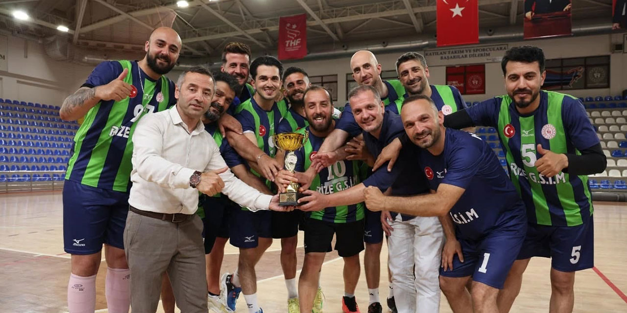 Rize Kurumlar Arası Voleybol Turnuvası'nda Şampiyonlar Belli Oldu