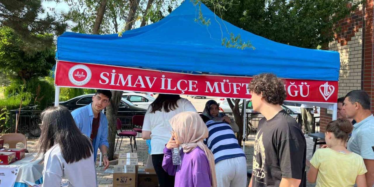 Simav Müftülüğünce Yks’ye Giren Öğrenciler İçin Emanet Ve Su İkramı Çadırı Kuruldu