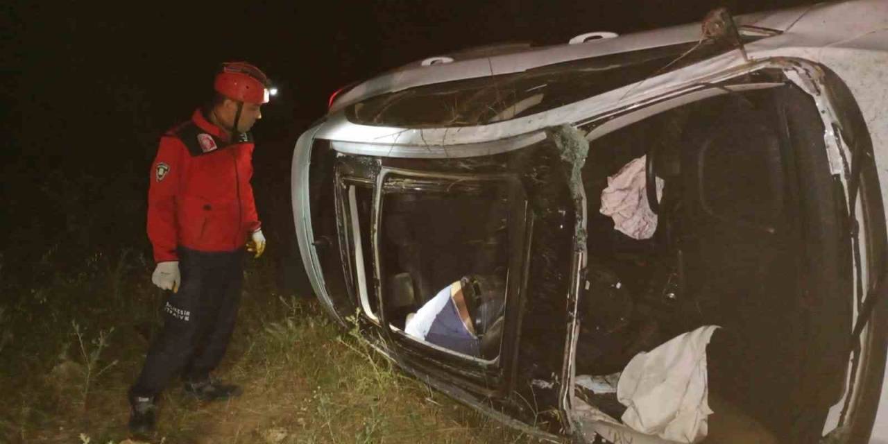 Dursunbey’de Otomobil Şarampole Uçtu: 1 Ölü, 1 Yaralı