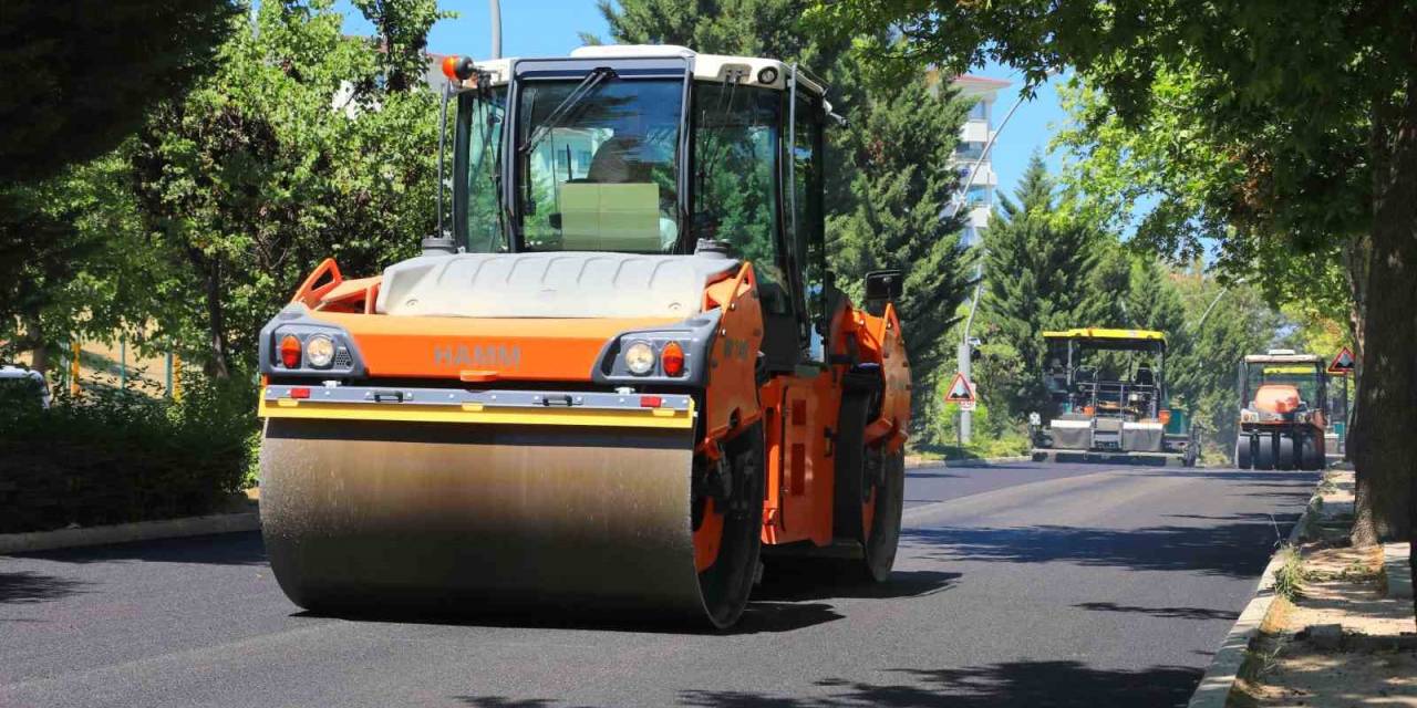 Elazığ’da  Yol Bakım Ve Asfalt Çalışmaları Sürüyor