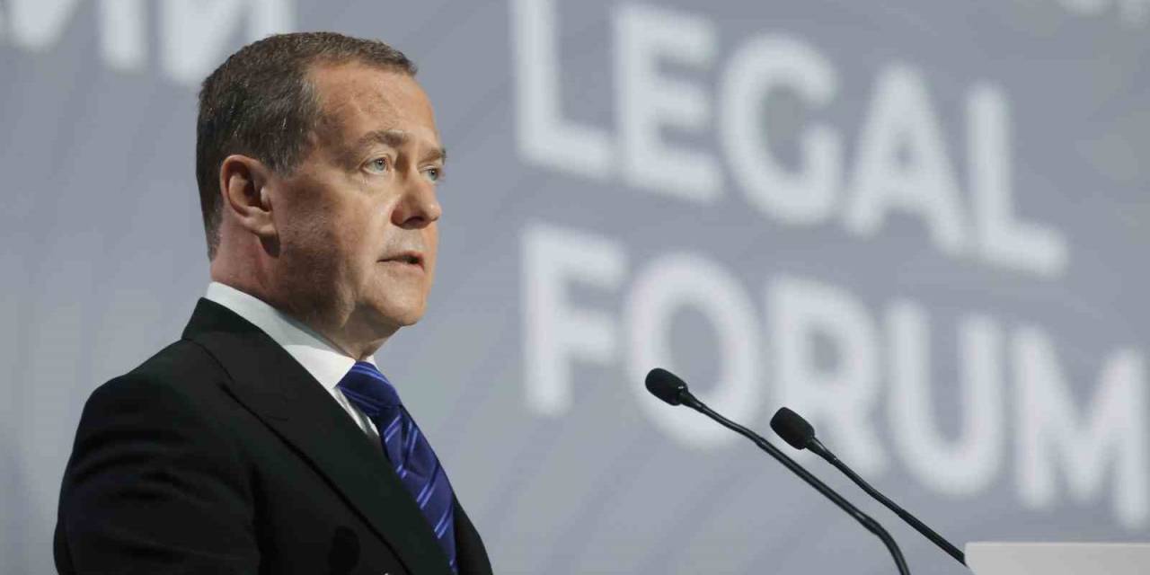 Rusya: "Barışçı Bir Başkan Olarak Göreve Gelen Trump, Abd İçin Yeni Bir Savaş Başlattı"