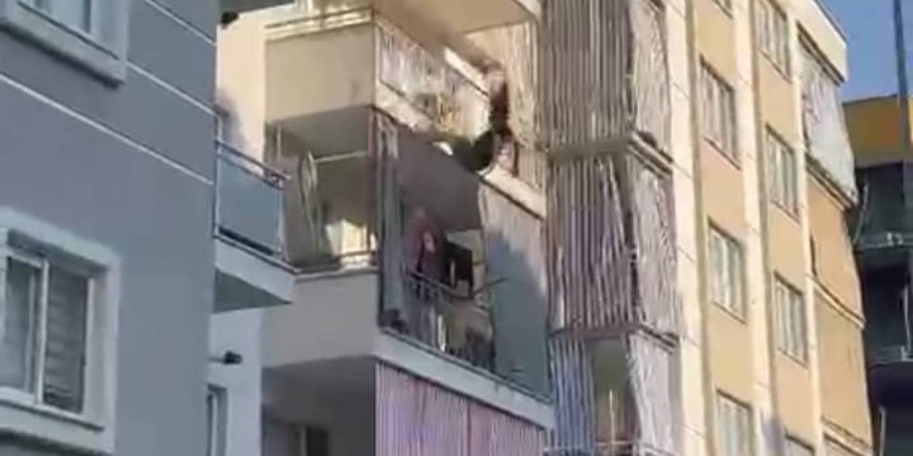 Aparmanın 3’üncü Katından Kendini Boşluğa Bırakan Genç Kız Hayatını Kaybetti