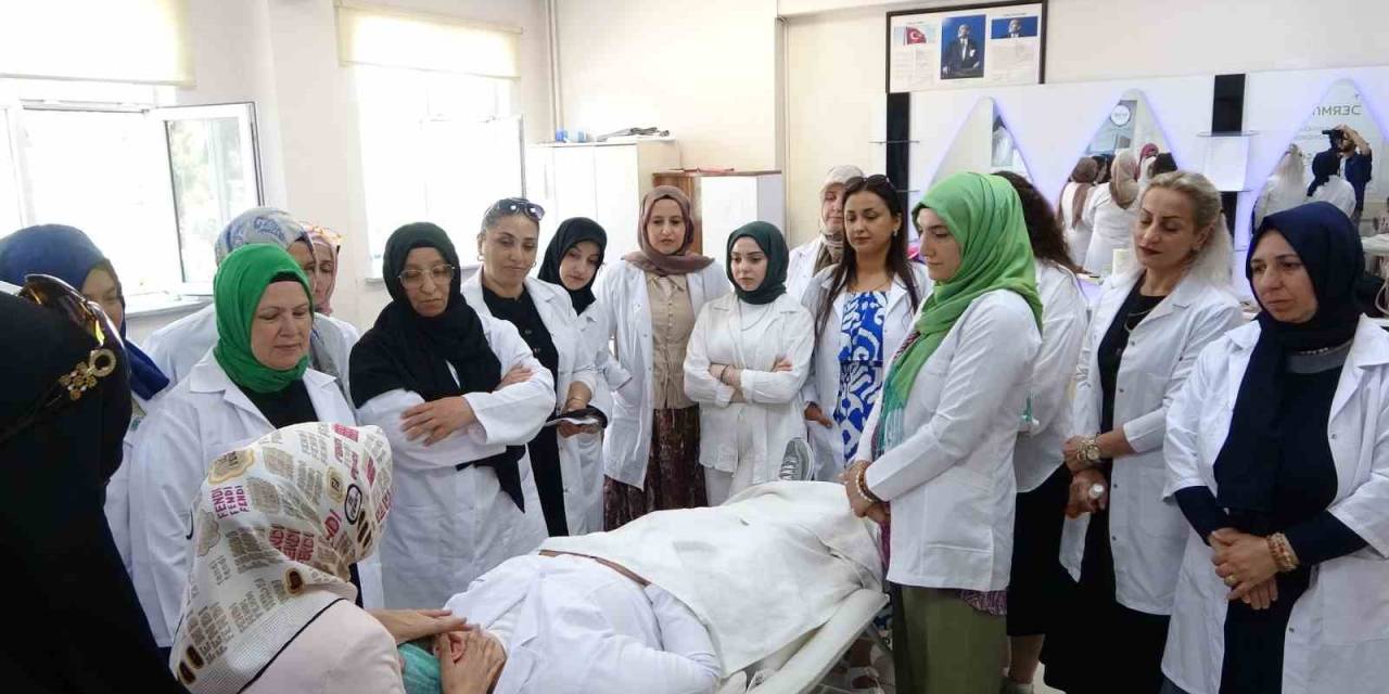 Pendik Halk Eğitim Merkezi’nde Kadınlar Spa Ve Kalıcı Makyaj Eğitimiyle Meslek Sahibi Oluyor