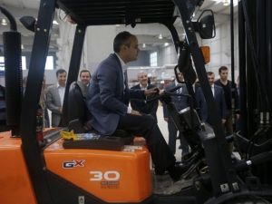 Bakan Çağatay Kılıç, Forklift Kullandı