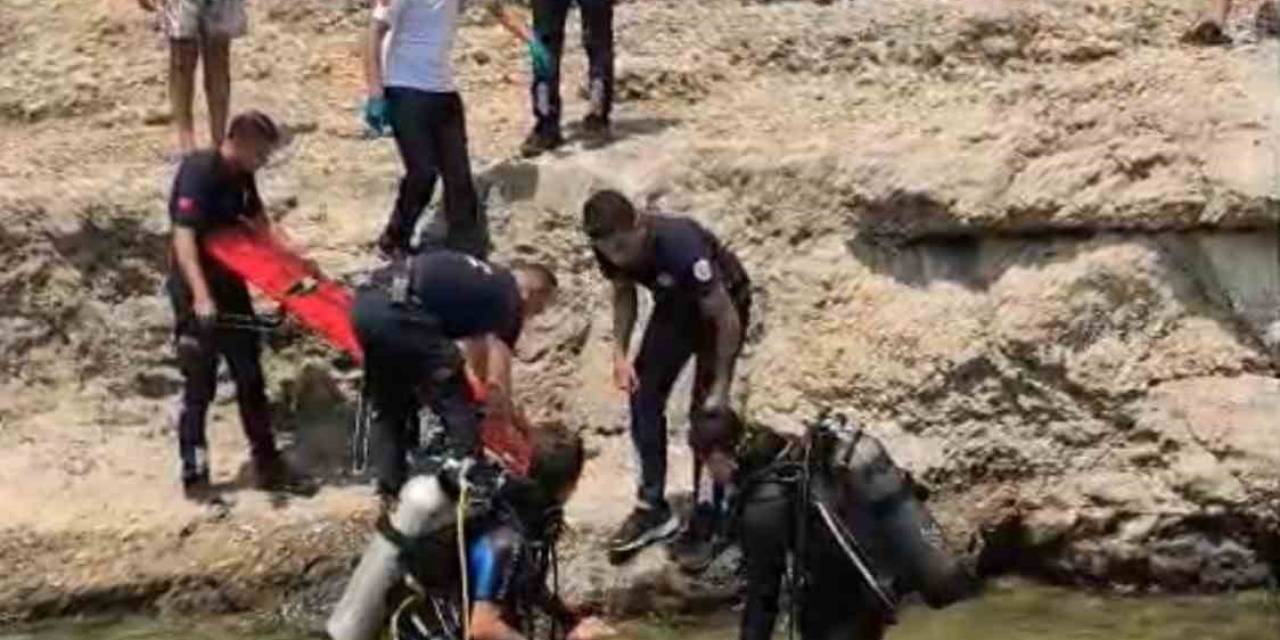 Seyhan Baraj Gölü’nde Kaybolan Genci ’kurbağa Adamlar’ Buldu